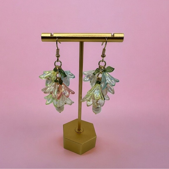 Lily of The Valley Translucent Acrylic Flower Baroque Pearl Drop Dangle Earrings - Picture 1 of 5